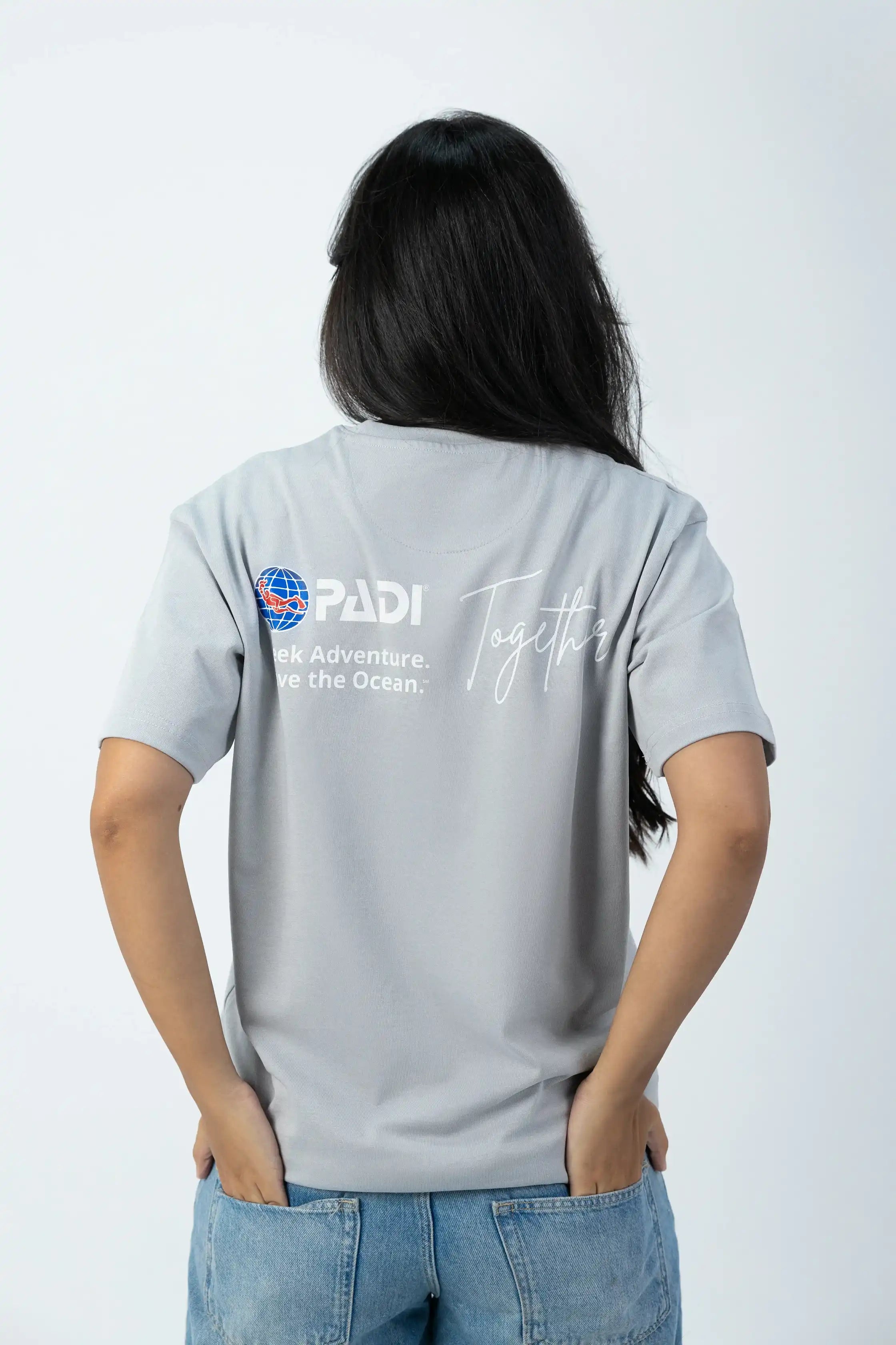 PADI Saso Minimalist Dive Logo T-Shirt – Light Grey